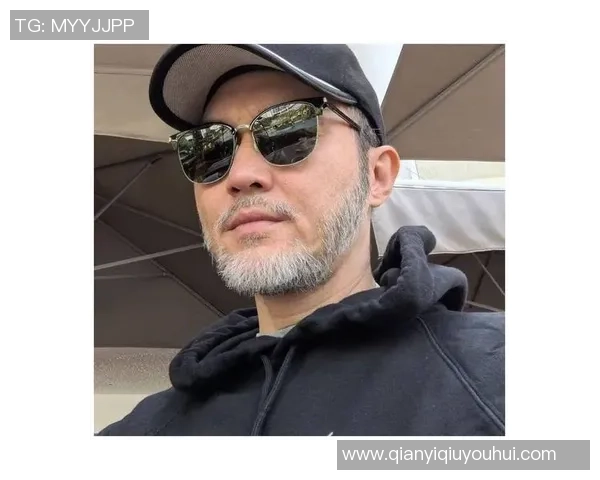 阿尔达图兰退役两年半后教练生涯显苍老面容令人唏嘘